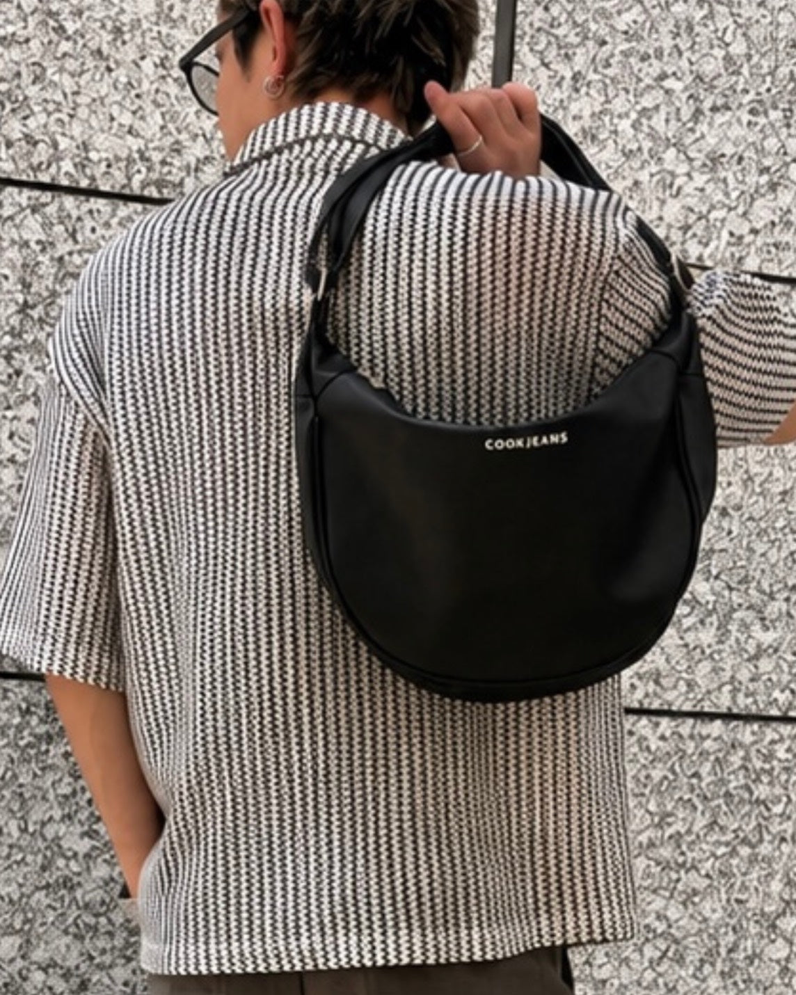 三日月型ショルダーバッグ UNISEX