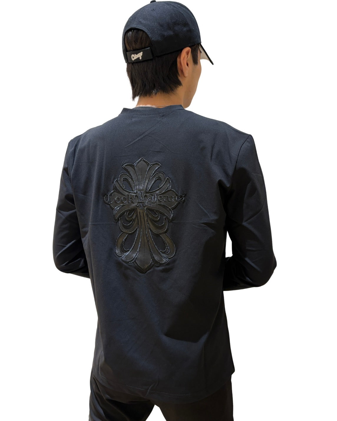 PUダガークロスVネックロンT UNISEX