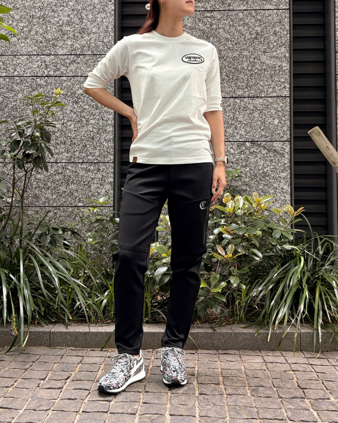 Cロゴ刺繍裾ZIP UNISEX