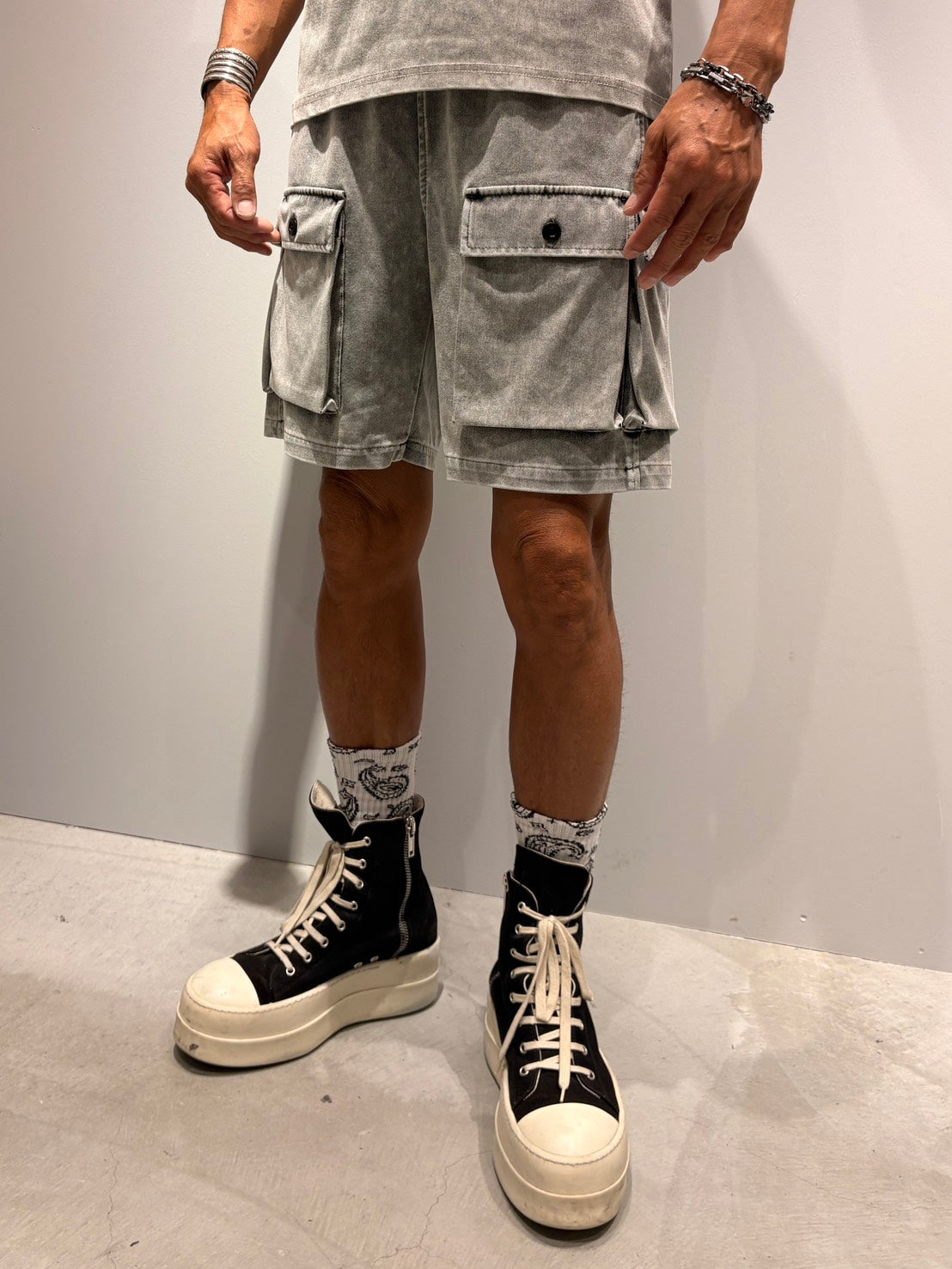 MEN 178cm Lグレー/サイズＭ着用