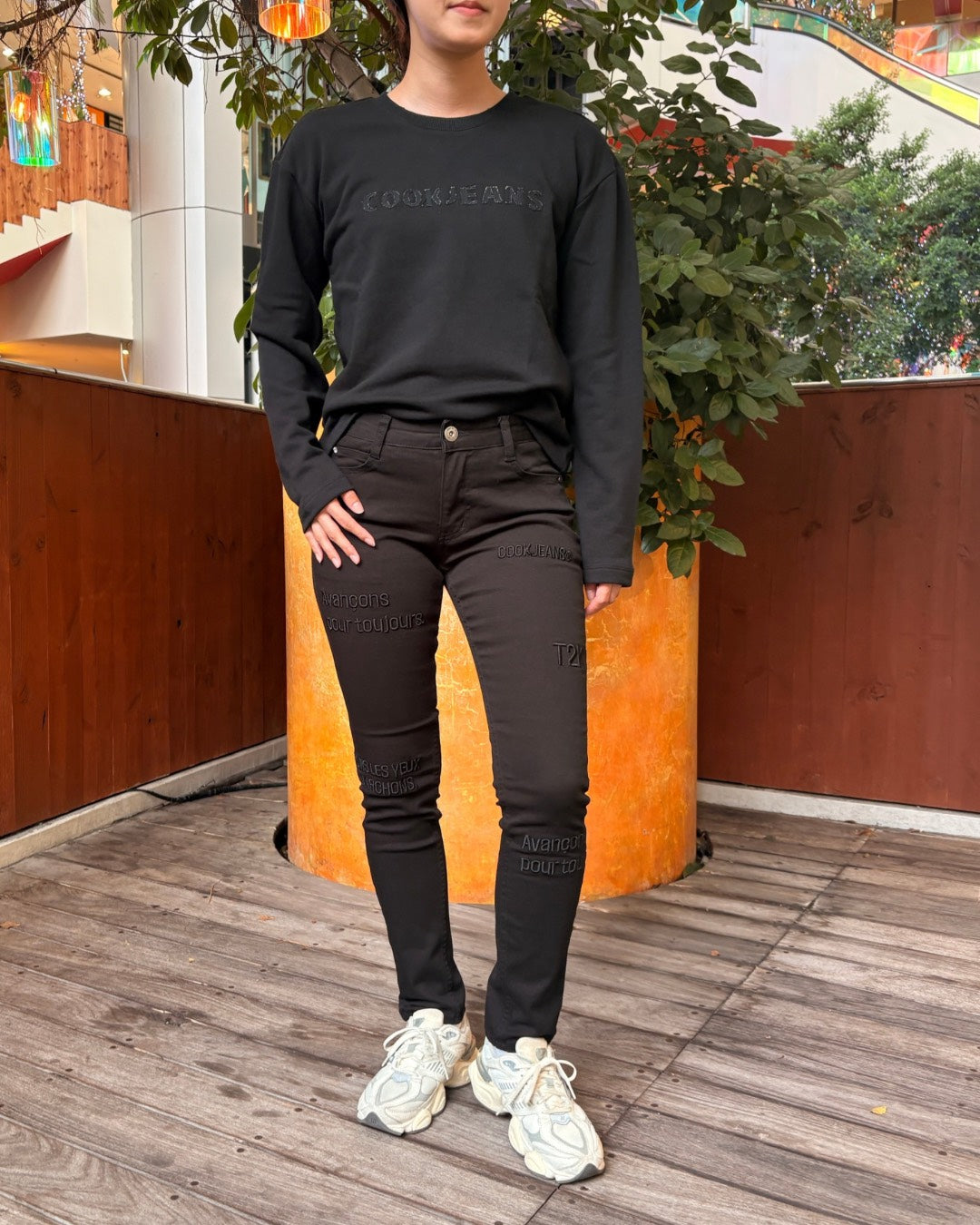 刺繍シガレットパンツ(ブラック) UNISEX