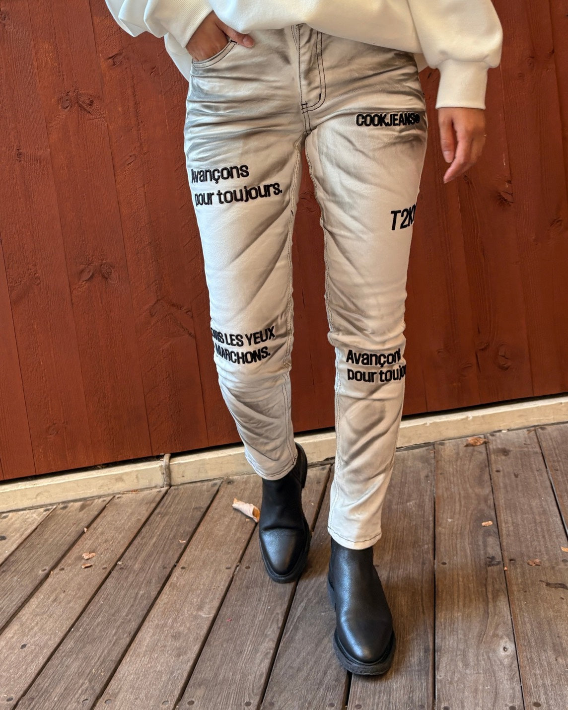 刺繍シガレットパンツ(オフ) UNISEX
