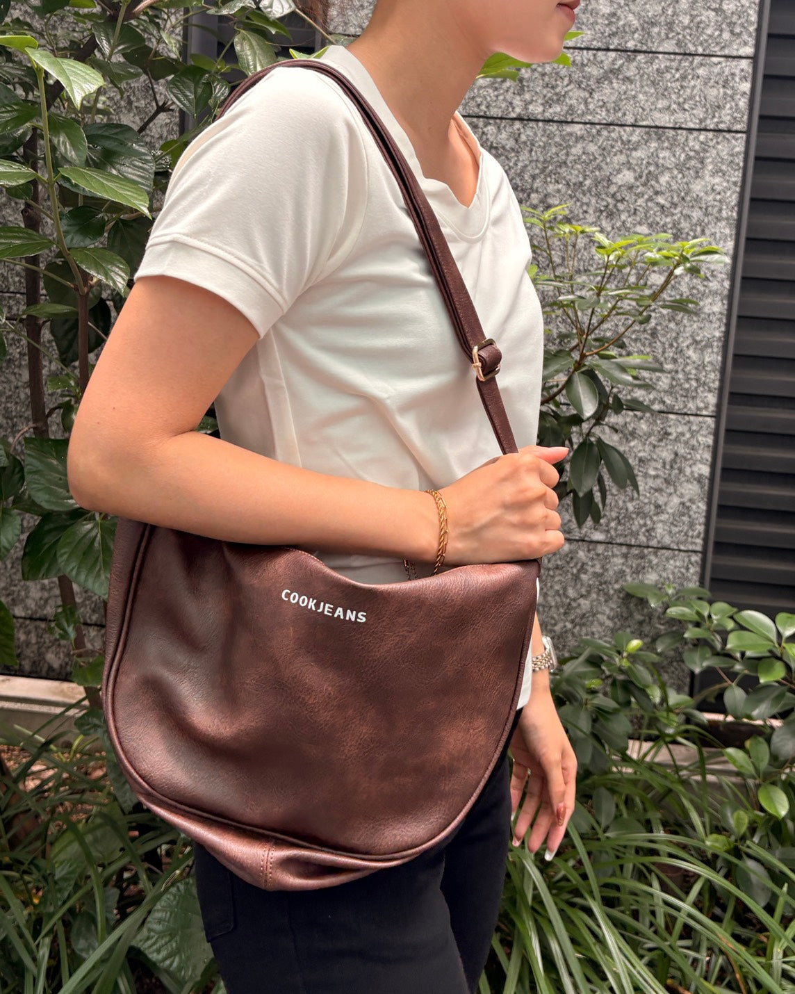三日月型ショルダーバッグ UNISEX
