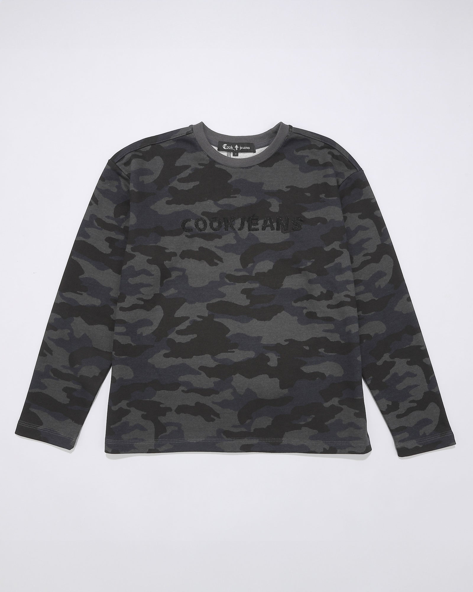 SIZE: M  モデル: 175cm